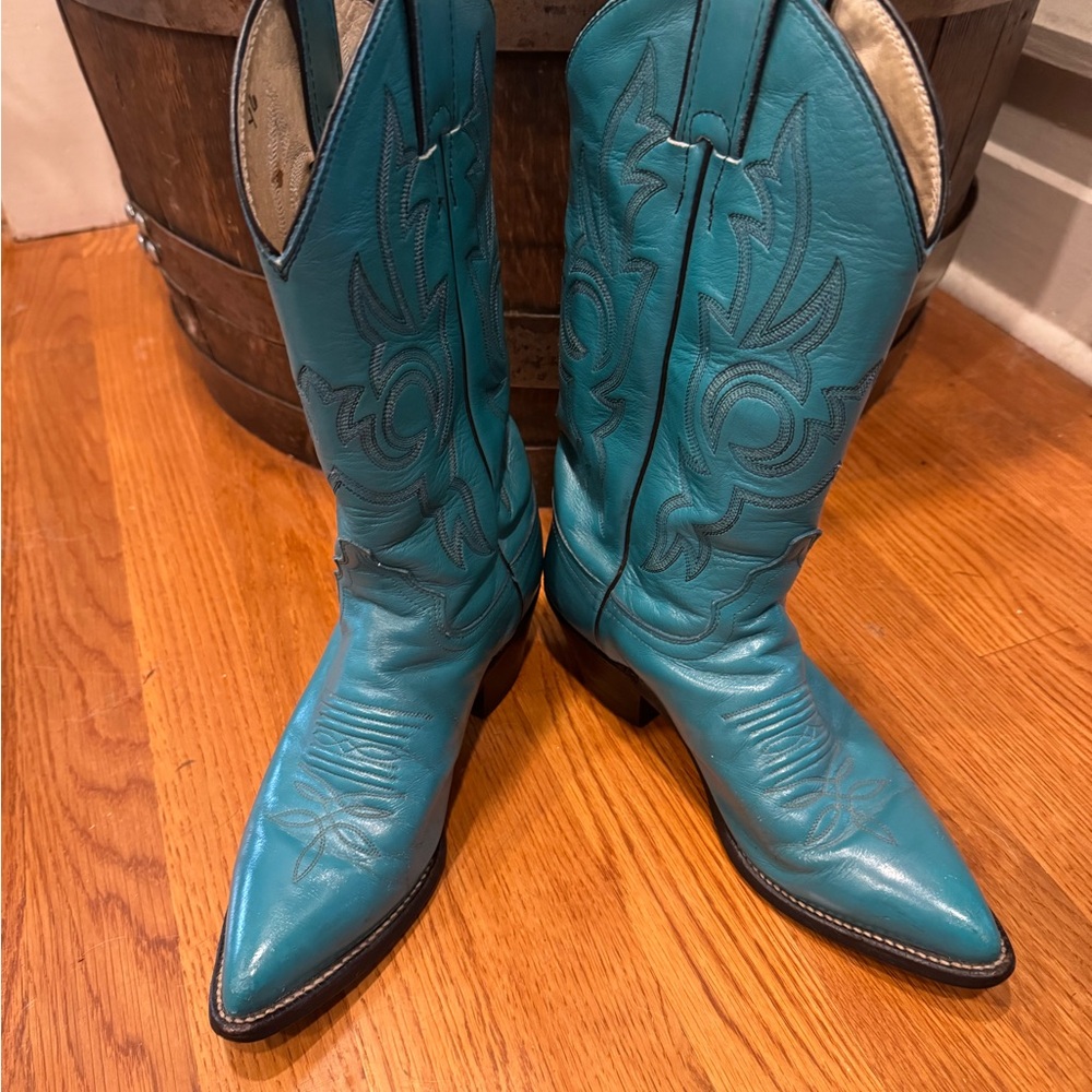Justin Women’s Turquoise Cowboy Boots